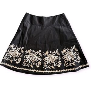 White House Black Market Women’s Black Midi A-Line Embroidered Skirt Sz 14